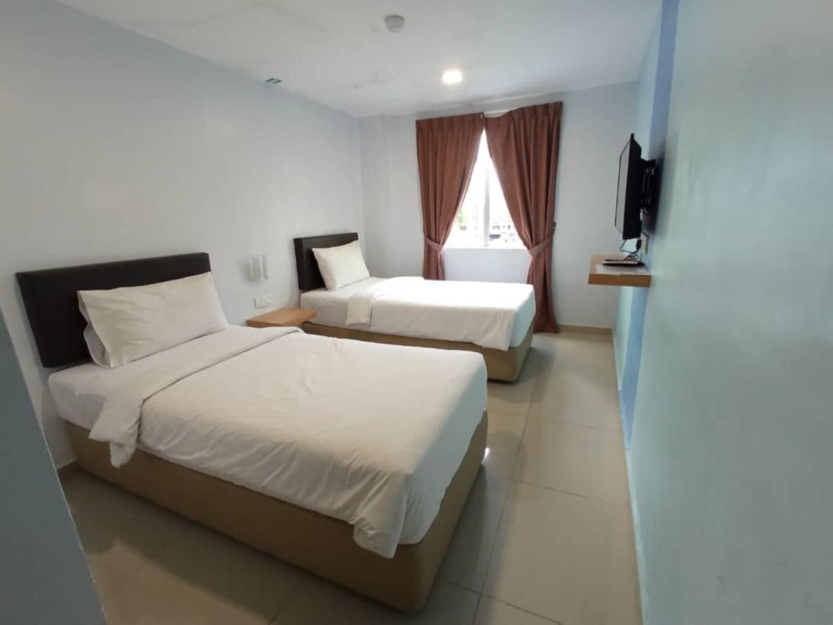 Room V @ Jalan Megat Batu Pahat Buitenkant foto